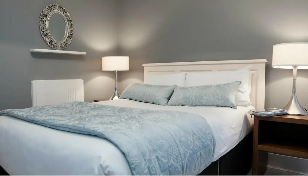 Gardiner Place Aparthotel contacts